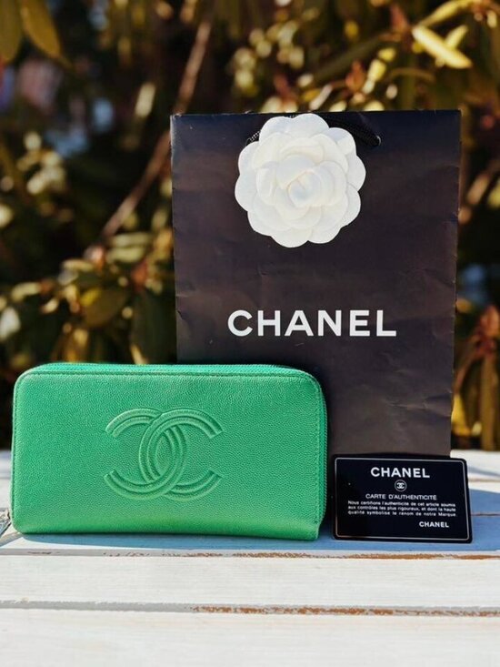 CHANEL Handbags - Chanel Timeless Continental Wallet
